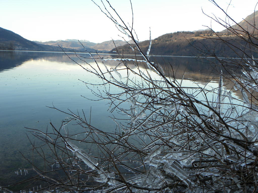Casa De Val Apartment Calceranica al Lago Luaran gambar