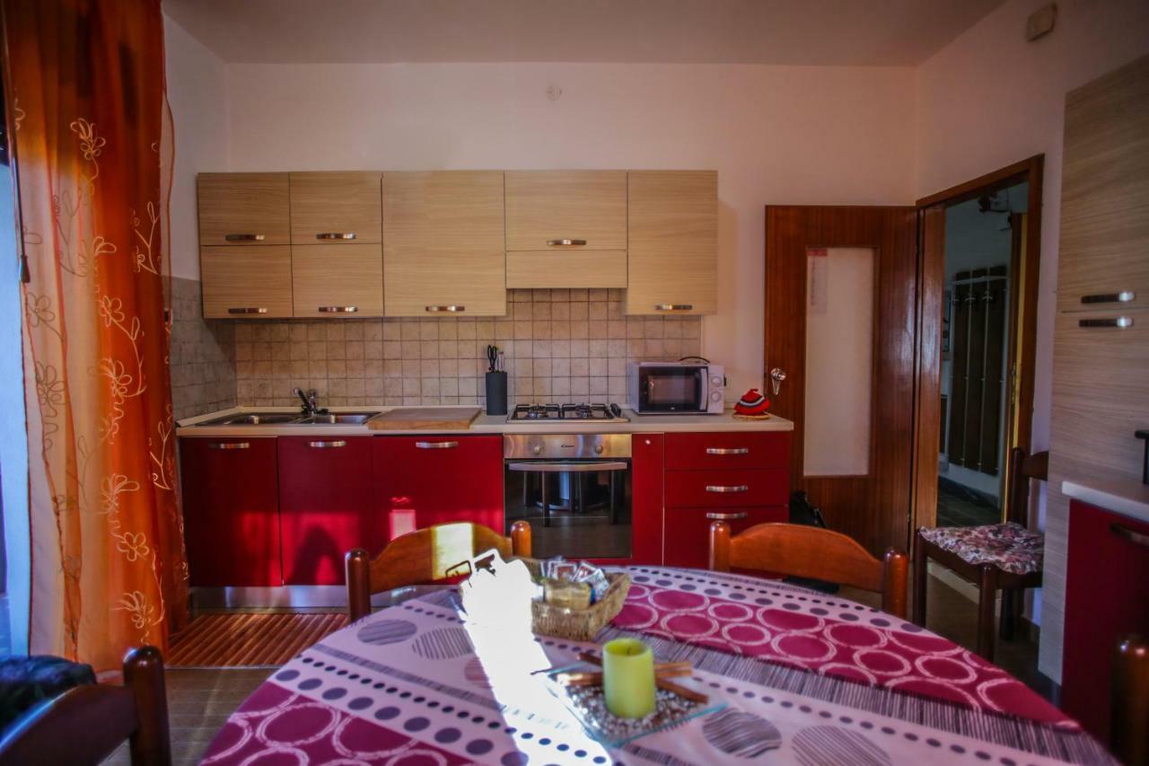 Casa De Val Apartment Calceranica al Lago Luaran gambar