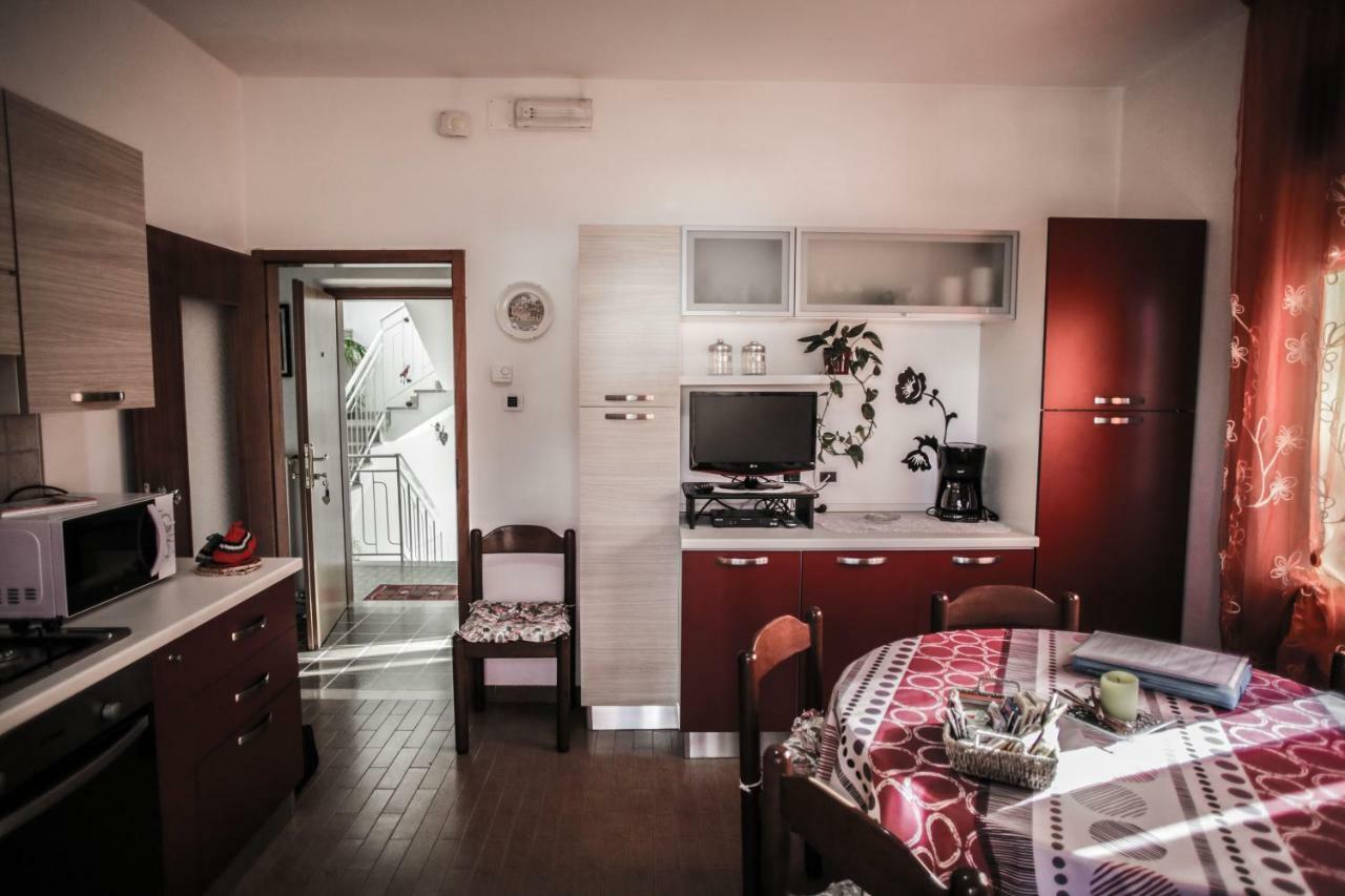 Casa De Val Apartment Calceranica al Lago Luaran gambar